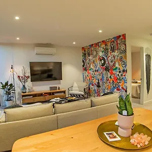  Apartment Funk In The - Luxury Laneway With Single Garage