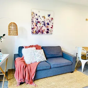  Villa Perfect Modern Townhouse Cbd